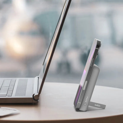 Belkin BoostCharge Magnetic Wireless Power Bank 5k + Stand Black